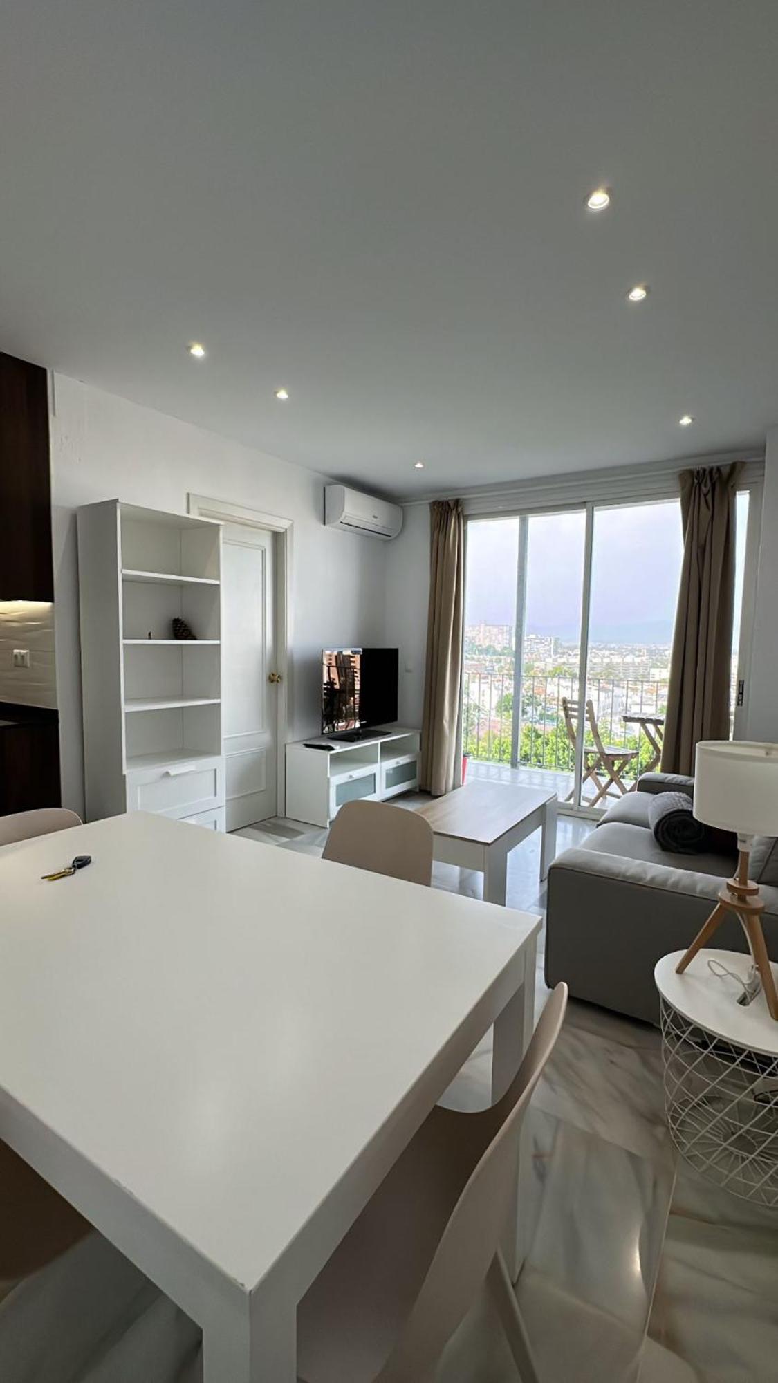 Apt Buenavista En Torremolinos Increibles Vistas Hacia Malaga 5Min Del Centro Y De La Playa Luaran gambar