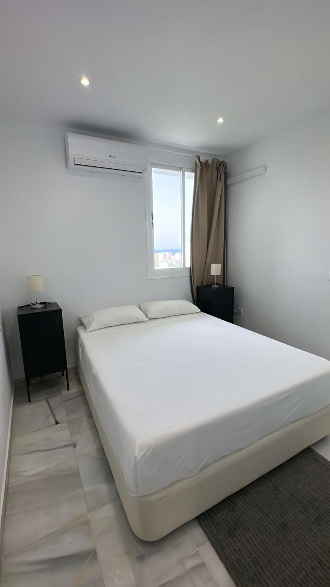 Apt Buenavista En Torremolinos Increibles Vistas Hacia Malaga 5Min Del Centro Y De La Playa Bilik gambar